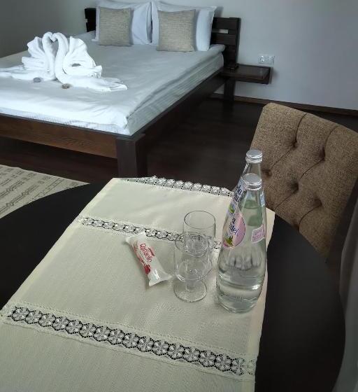 Пансион Hunnia   Huntanya