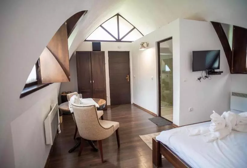 Majatalo Hunnia   Huntanya