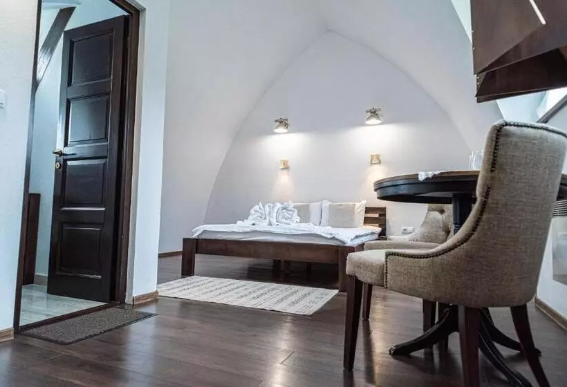 Majatalo Hunnia   Huntanya