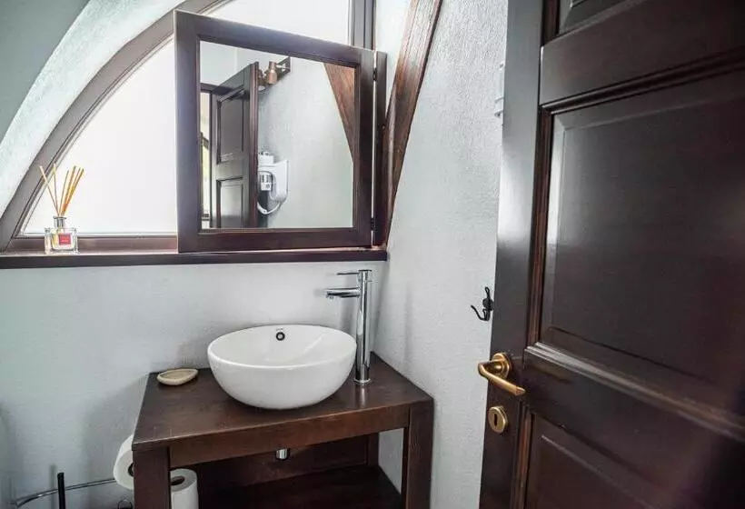 Majatalo Hunnia   Huntanya