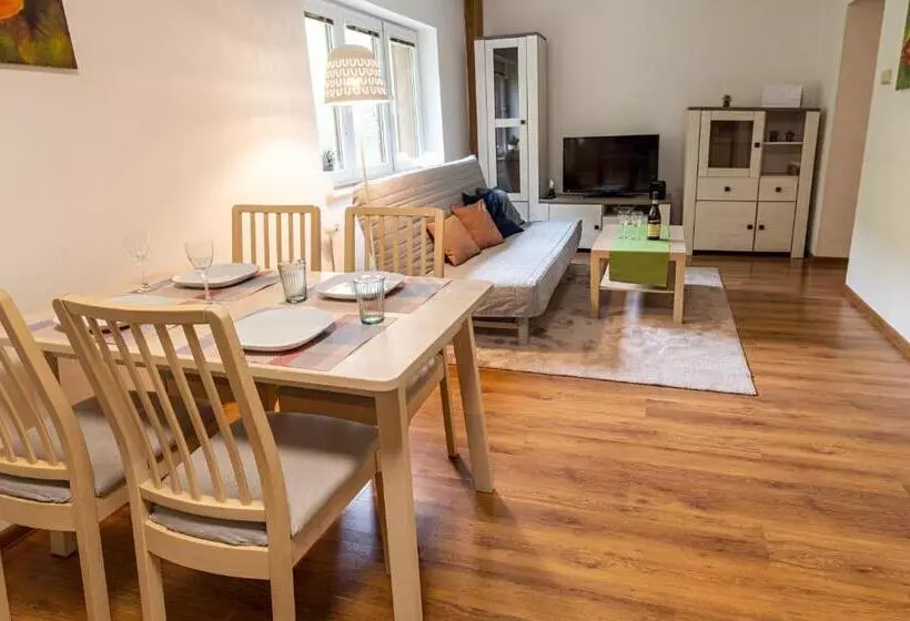 Majatalo Penzion Tyra