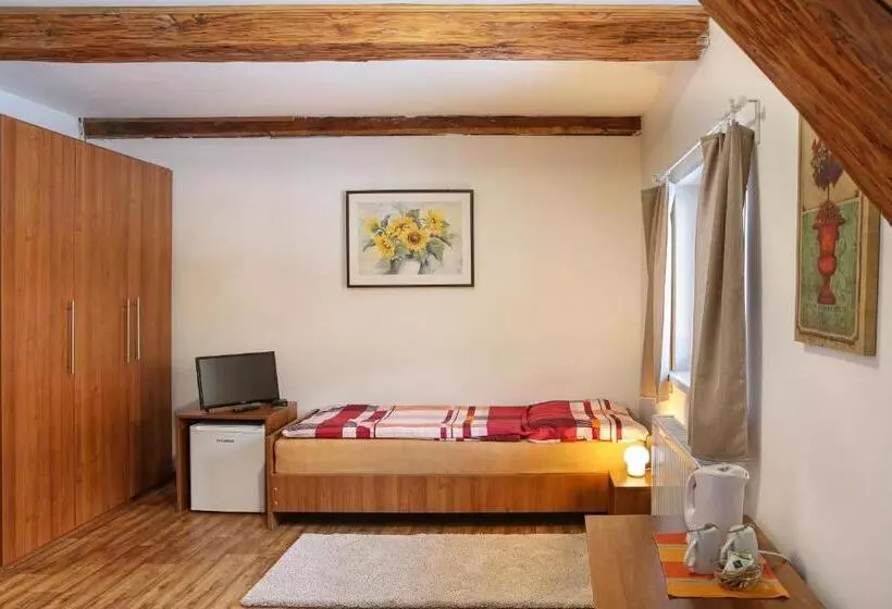 Majatalo Penzion Tyra