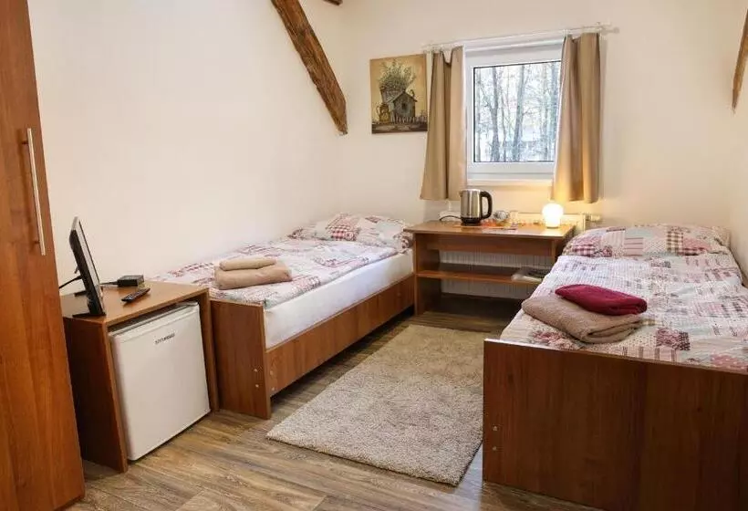 Majatalo Penzion Tyra