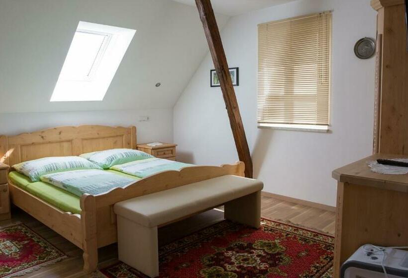 Vandrarhem Buschenschank Ofnerpeter