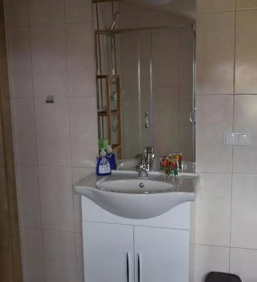 Retkeilymaja Buschenschank Ofnerpeter