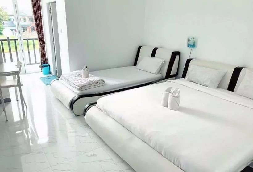 Retkeilymaja Parichat Ban Dung