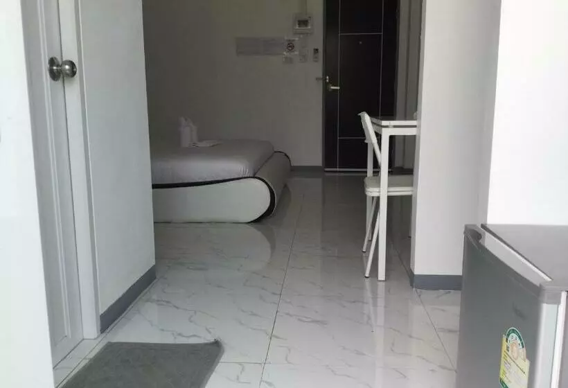 Retkeilymaja Parichat Ban Dung