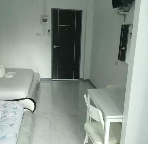 Retkeilymaja Parichat Ban Dung