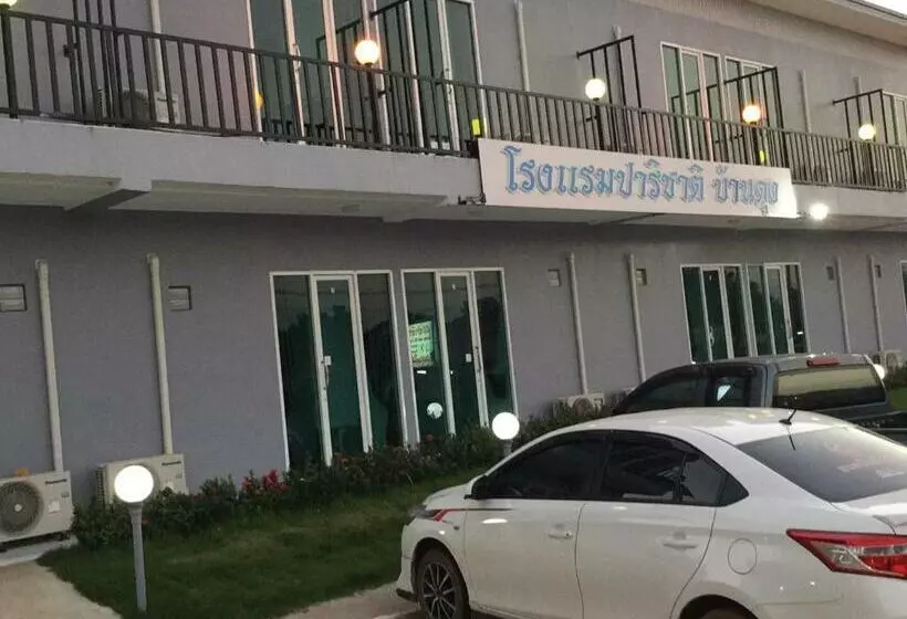 Retkeilymaja Parichat Ban Dung