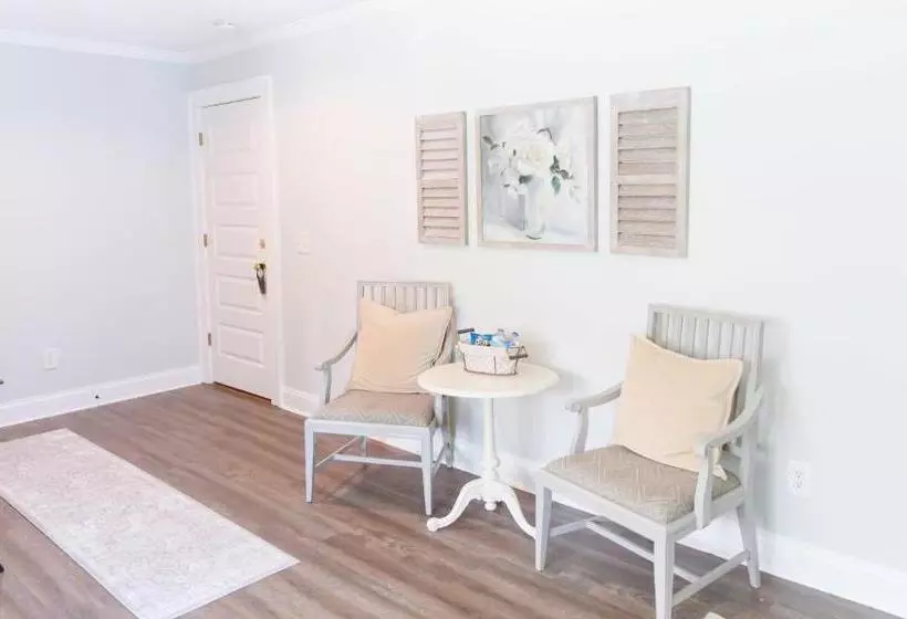 Ava House Bed & Breakfast