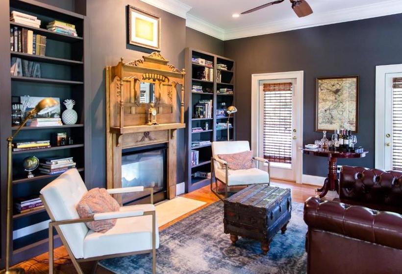 Ava House Bed & Breakfast