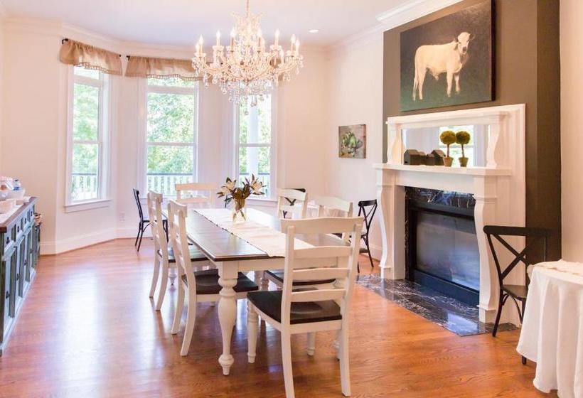 Ava House Bed & Breakfast