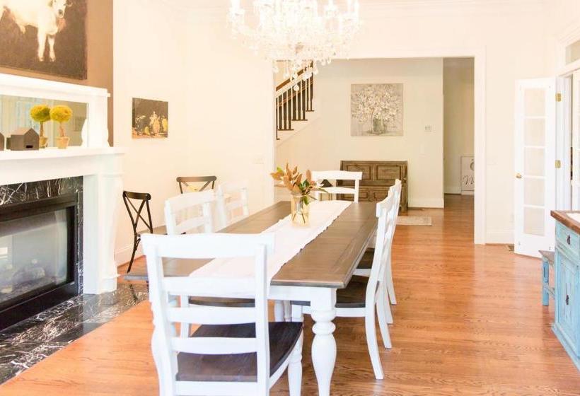 Ava House Bed & Breakfast