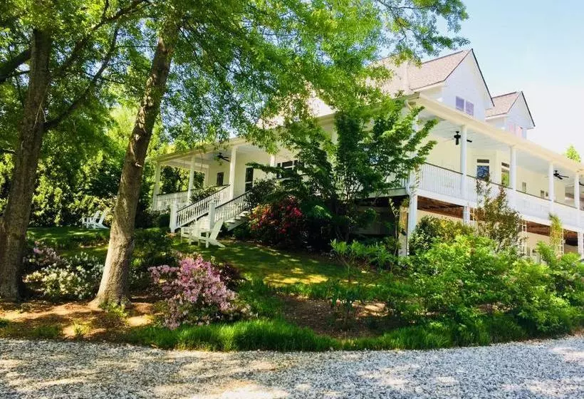 Ava House Bed & Breakfast