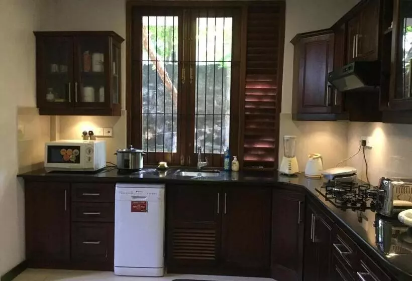 تختخواب و صبحانه Avondale Colombo