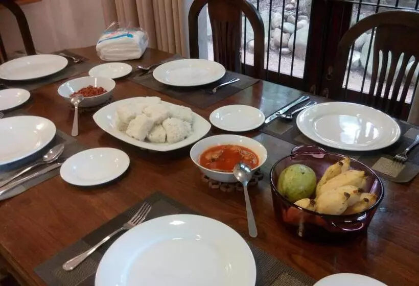تختخواب و صبحانه Avondale Colombo