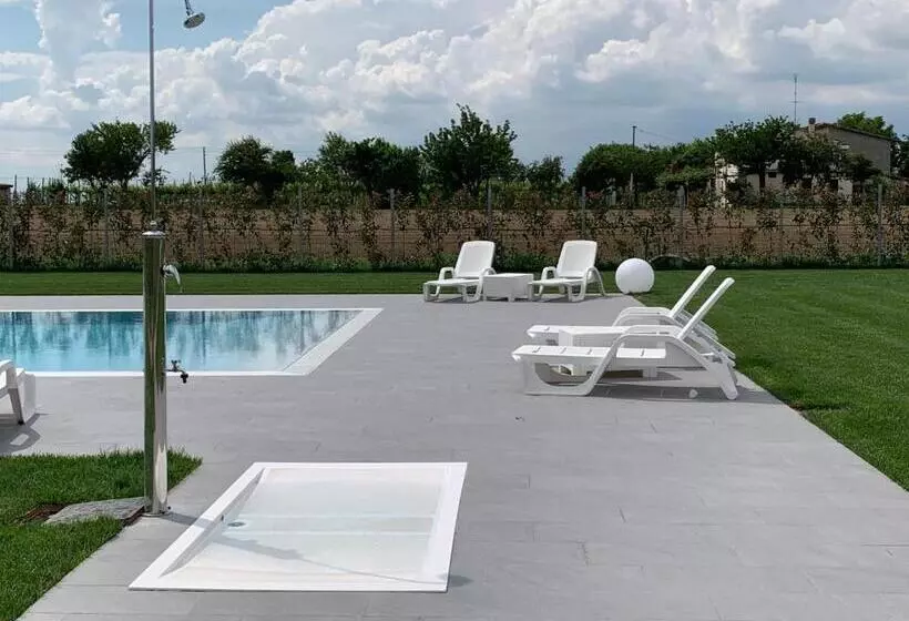 ベッドアンドブレックファースト Country House Campofiore