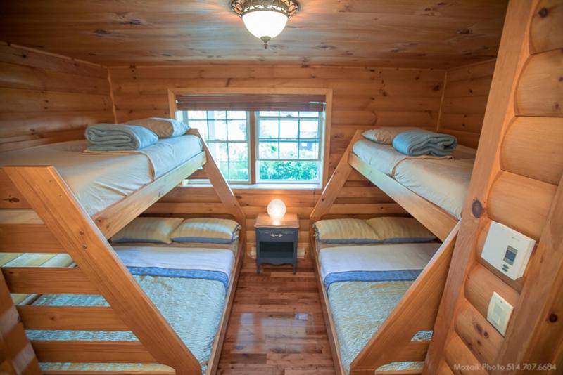 مبيت وإفطار La Maison Bleue Du Lac Wallace