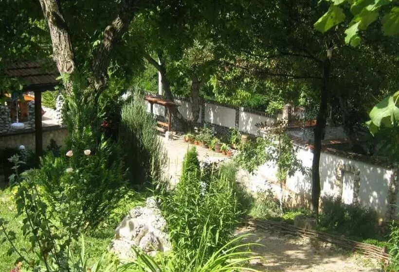 Hotelli Balkanski Chanove