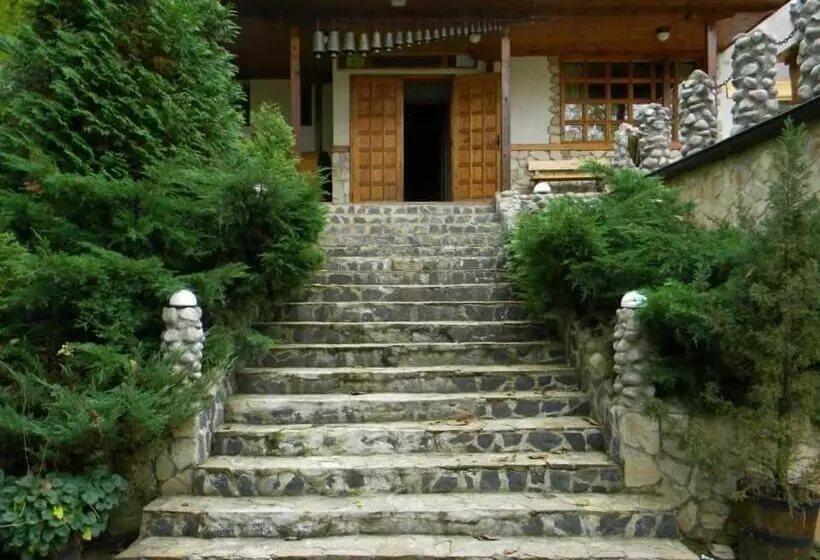 Hotelli Balkanski Chanove