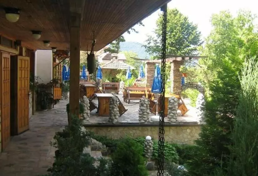 Hotelli Balkanski Chanove