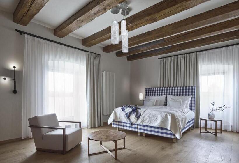 בית מלון כפרי Lotrinský