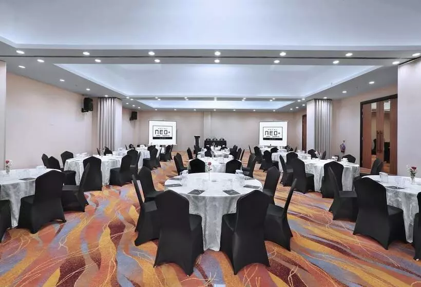 Hotelli Neo+waru Sidoarjo By Aston