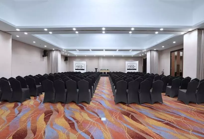 Hotelli Neo+waru Sidoarjo By Aston