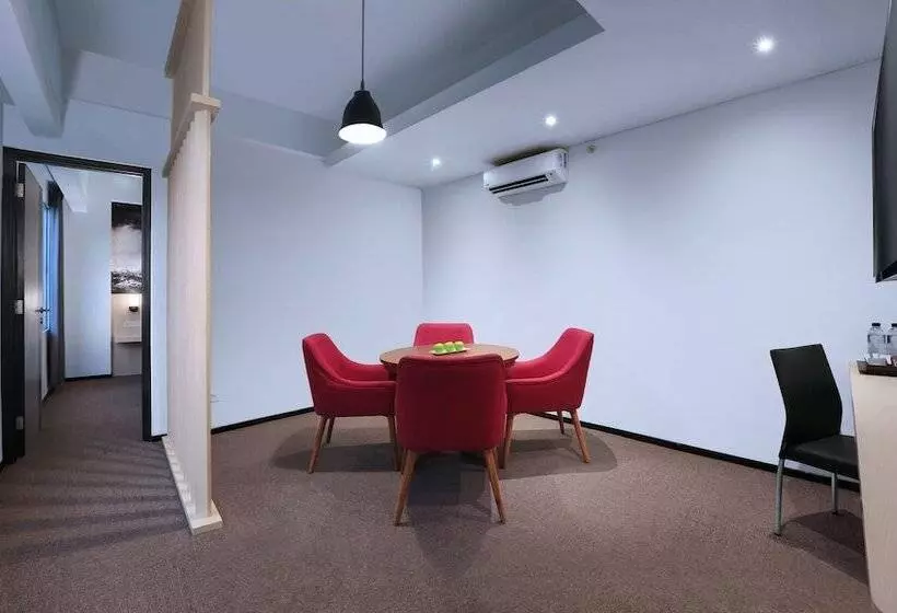 Hotelli Neo+waru Sidoarjo By Aston