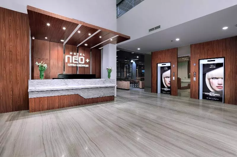 Hotelli Neo+waru Sidoarjo By Aston