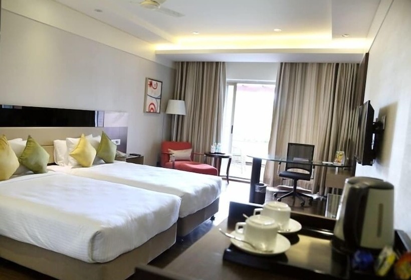 בית מלון כפרי Shakti Continental