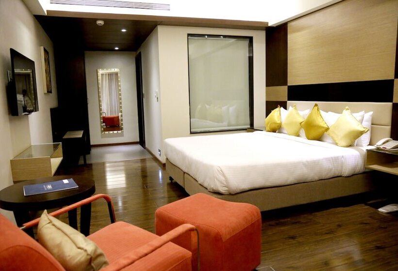 בית מלון כפרי Shakti Continental