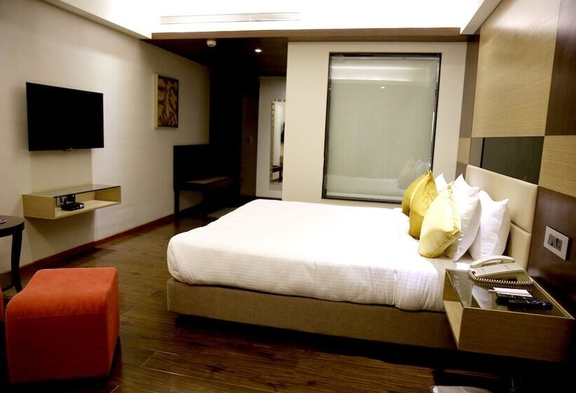 בית מלון כפרי Shakti Continental