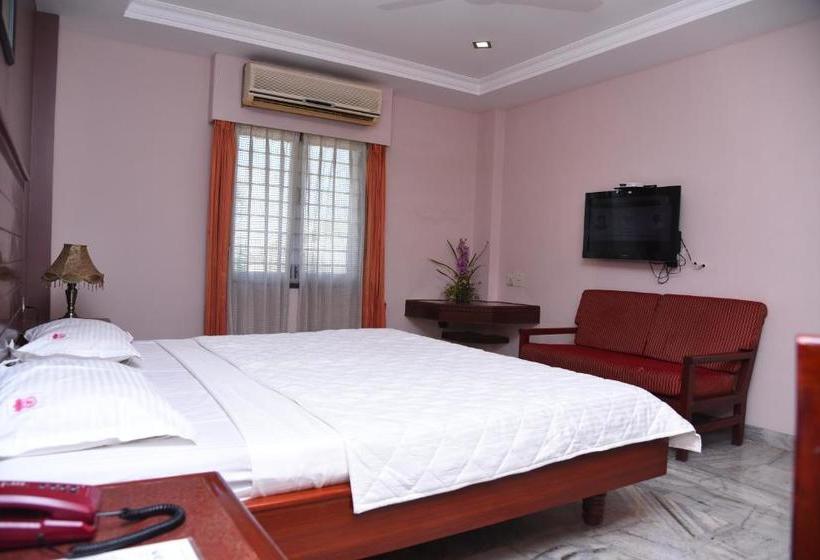 Hotel Subhalakshmi Palace