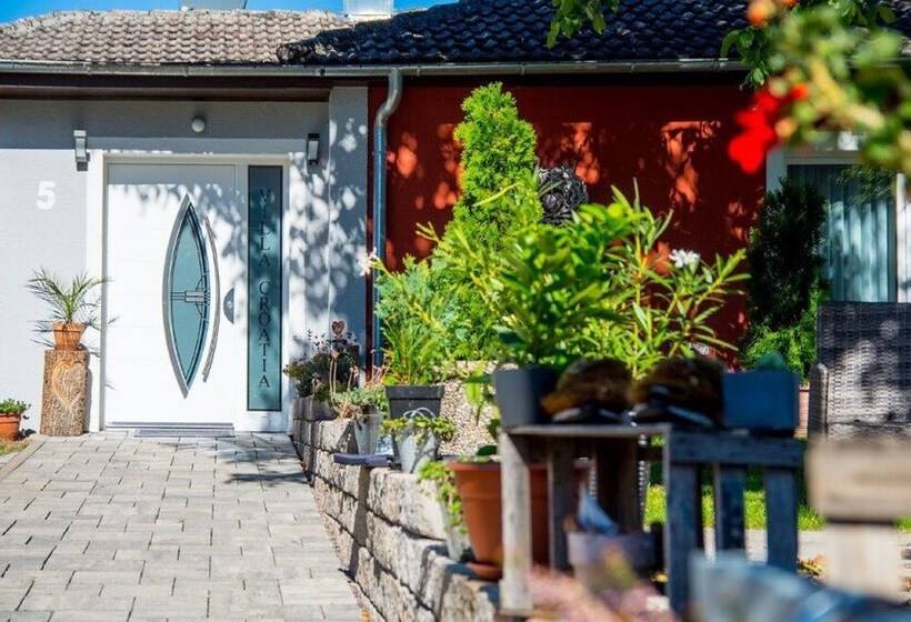 Отель Villa Croatia & Restaurant Adria