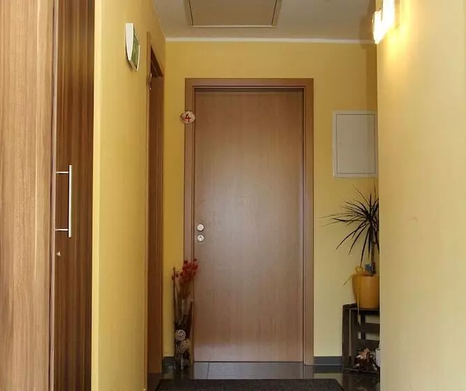 Hotelli Villa Croatia & Restaurant Adria