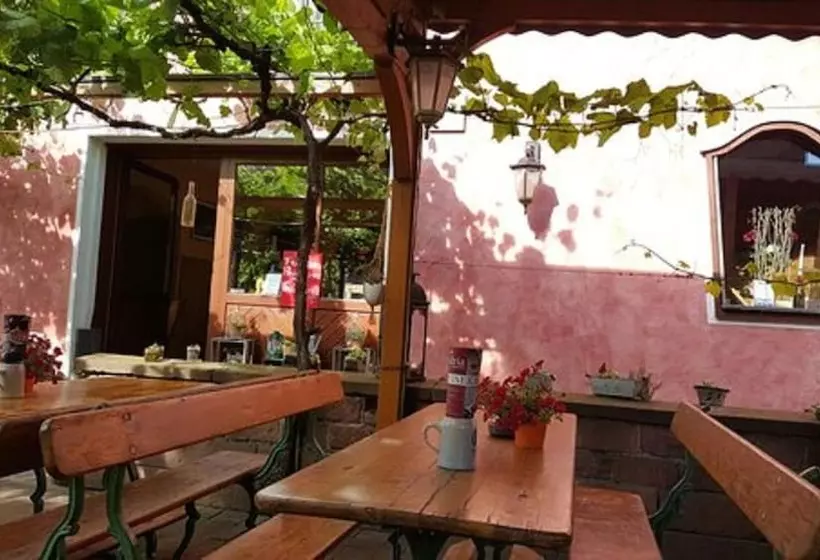 Hotelli Villa Croatia & Restaurant Adria