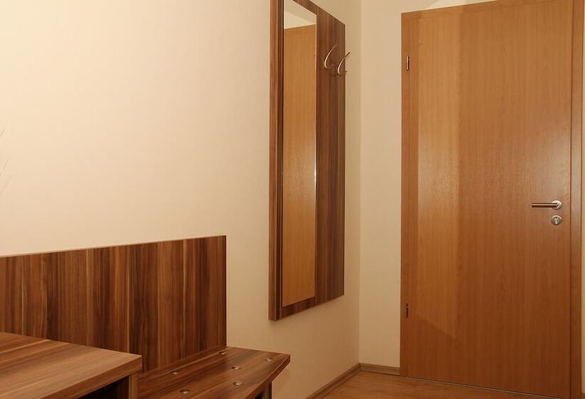 Отель Villa Croatia & Restaurant Adria