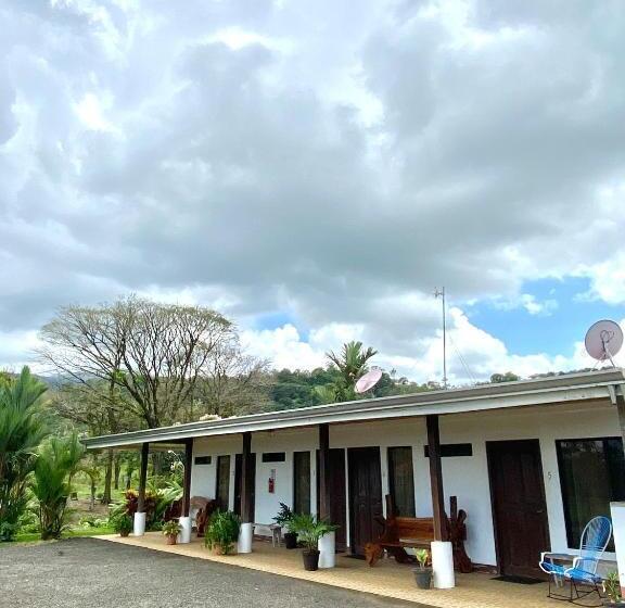 La Piña, Rio Celeste