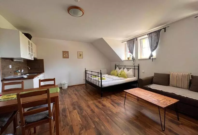 Retkeilymaja Penzion Farma žleby