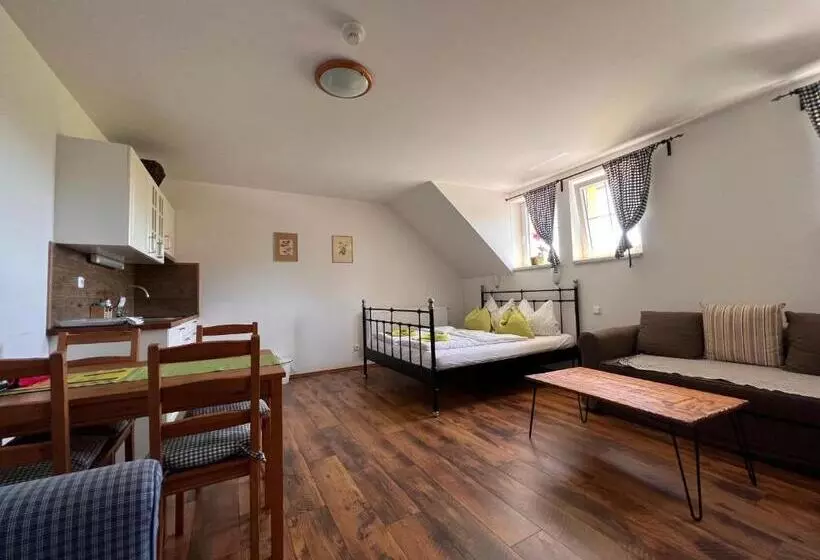 Retkeilymaja Penzion Farma žleby