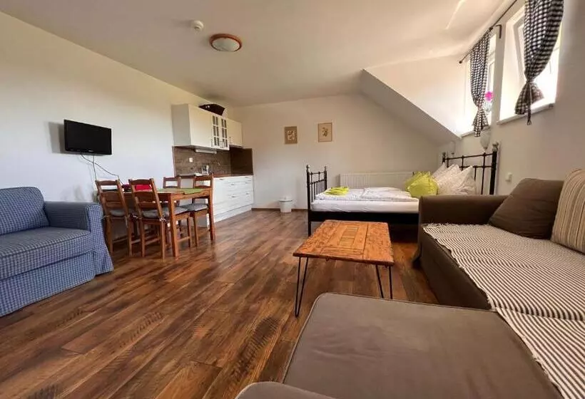 Retkeilymaja Penzion Farma žleby