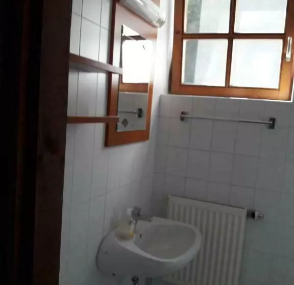 Aamiaismajoitus (B&B) Odvaskő étterem és Panzió