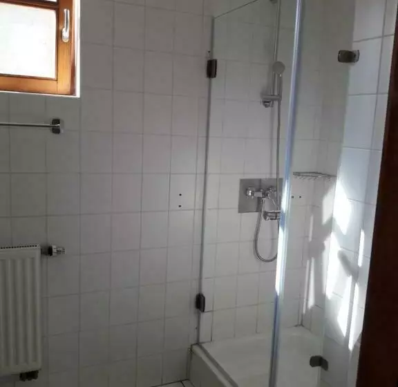 Aamiaismajoitus (B&B) Odvaskő étterem és Panzió