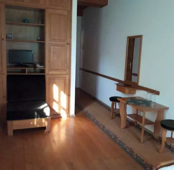 Aamiaismajoitus (B&B) Odvaskő étterem és Panzió
