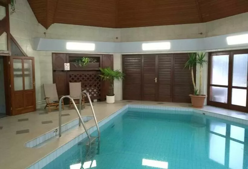 Aamiaismajoitus (B&B) Odvaskő étterem és Panzió