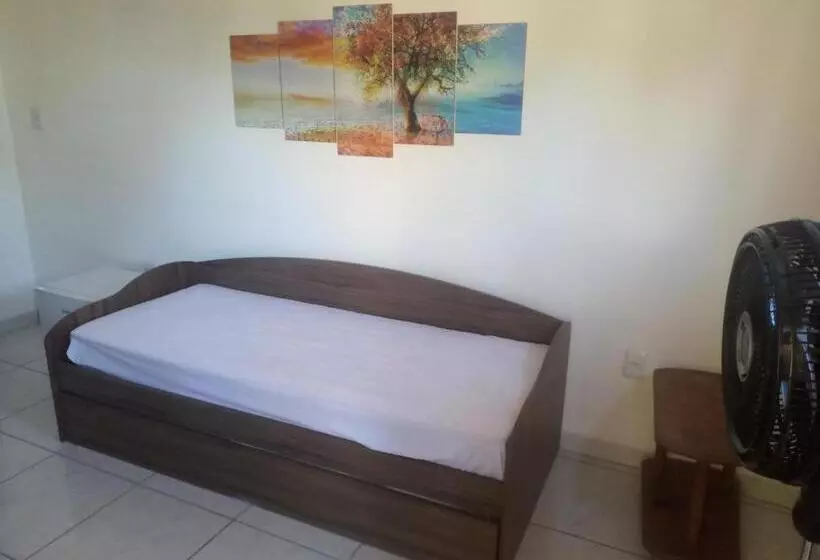 Casa Do Mochileiro Airport Hostel & Pousada