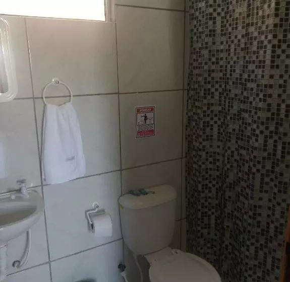 Casa Do Mochileiro Airport Hostel & Pousada