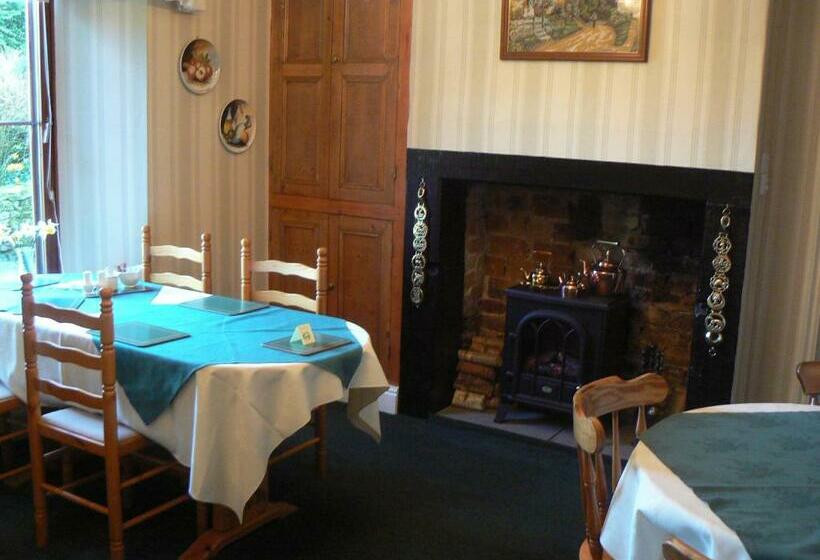 膳宿费 Forest How Guest House