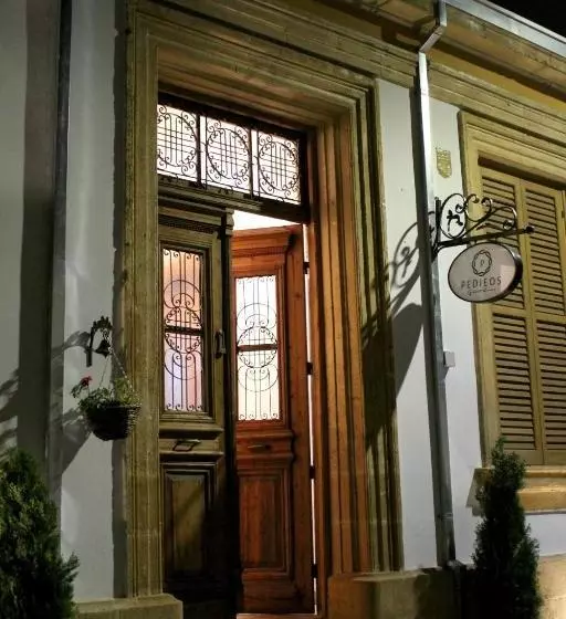 ペンション Pedieos Guest House